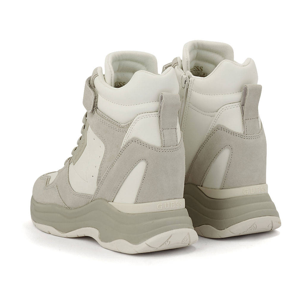 Guess Orlando FL8OADELE12